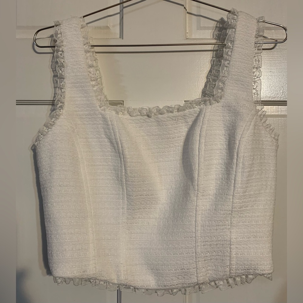 Elegant White Sleeveless Top